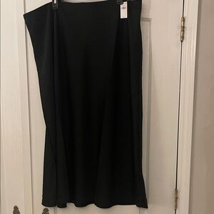Old Navy Women's Black satin Maxi Skirt. Sleek Everyday Essentials. Size XXL NWT